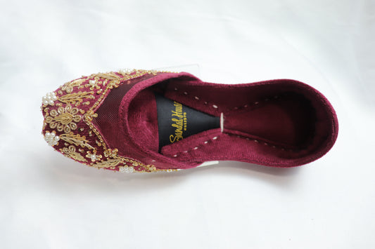 Maroon Chashm-E-Aahoo Khussas/Juttis
