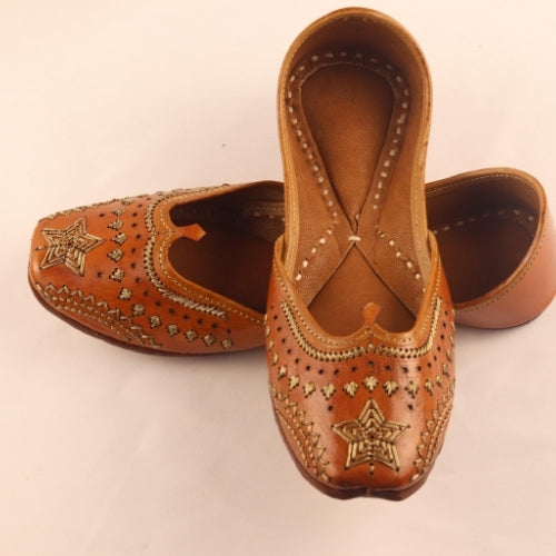 Punjabi Jutti for Women – Handmade Leather Khussa
