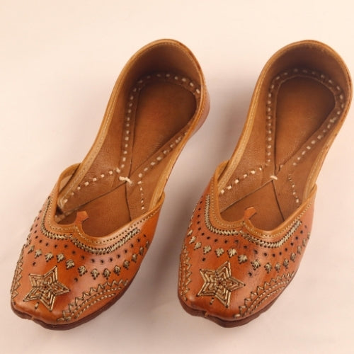 Punjabi Jutti for Women – Handmade Leather Khussa