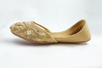 Gold Chashm-E-Aahoo Khussas/Juttis