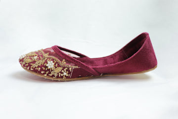 Maroon Chashm-E-Aahoo Khussas/Juttis