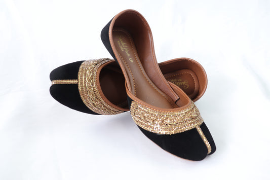 Black and Gold Simple Khussas/Juttis