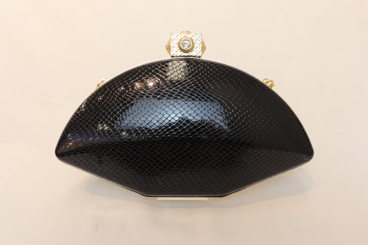 Black Scale‑Texture Clutch (Detachable Gold Chain)
